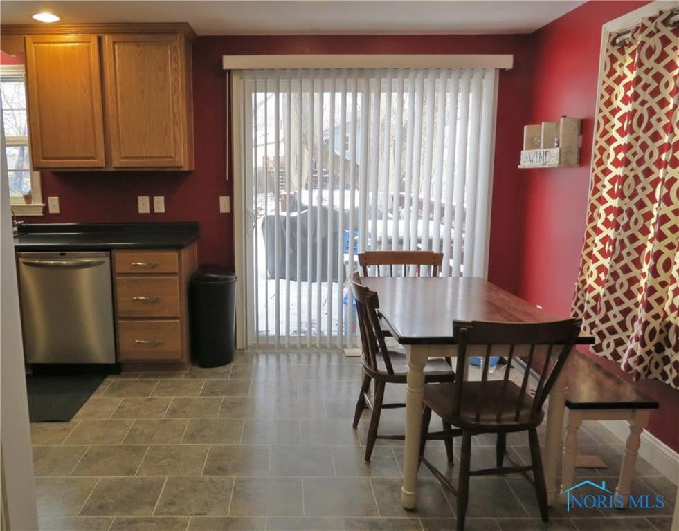 4351 Foxchapel Road Toledo, OH 43607 - Photo 6 of 19 Gallery Image 6