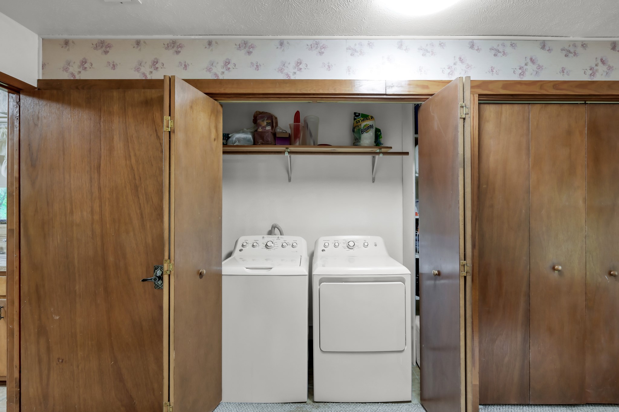 254 Sharp Lane Trinity, TX 75862 - Photo 16 of 36 a utility room with dryer and washer