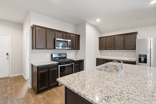 $2,300 | 14805 Prickly Pear Cove, Magnolia, TX 77354