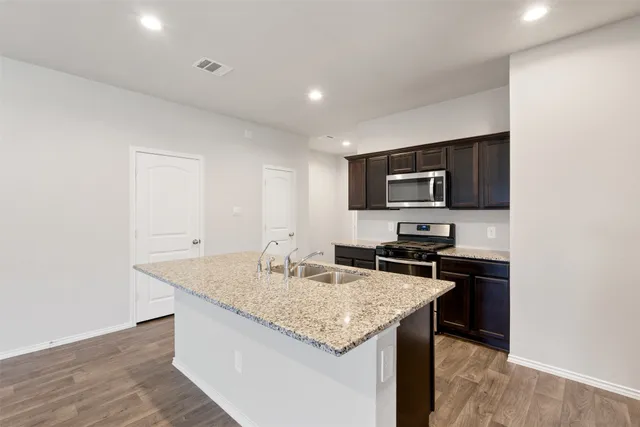 $2,300 | 14805 Prickly Pear Cove, Magnolia, TX 77354