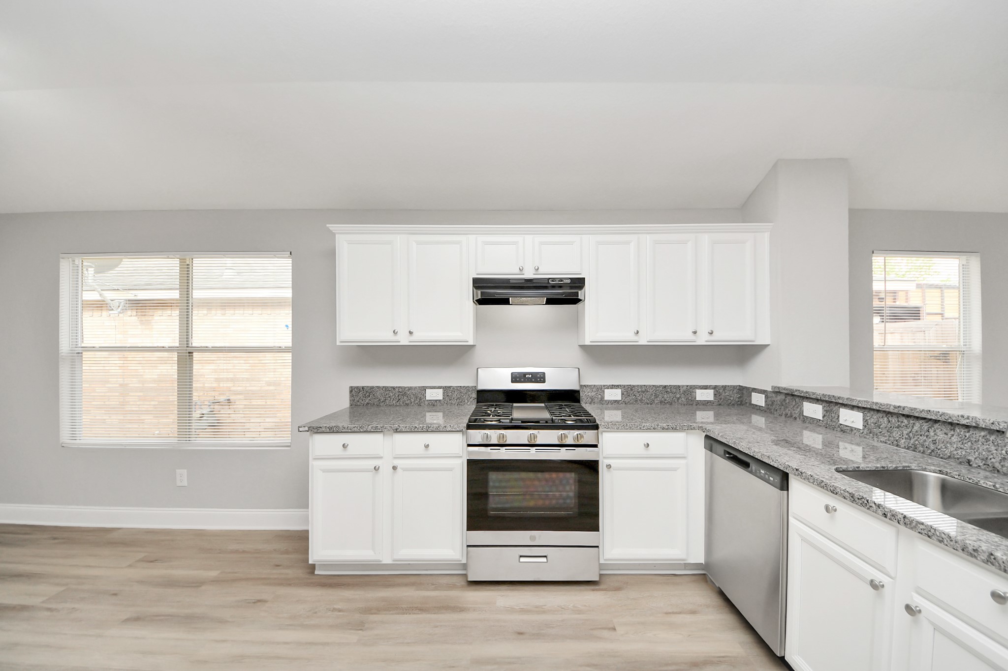 19618 Beachy Court Katy, TX 77449 - Photo 12 of 33 A different angle of the kitchen!