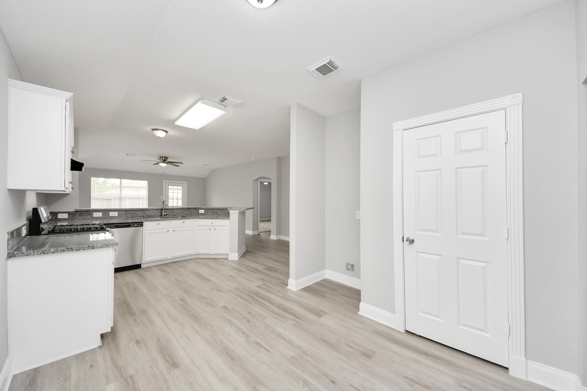 19618 Beachy Court Katy, TX 77449 - Photo 9 of 33 A different angle of the kitchen!