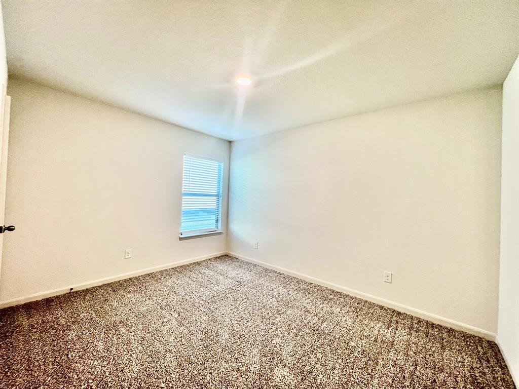 1814 Fergus Drive Ponder, TX 76259 - Photo 4 of 39