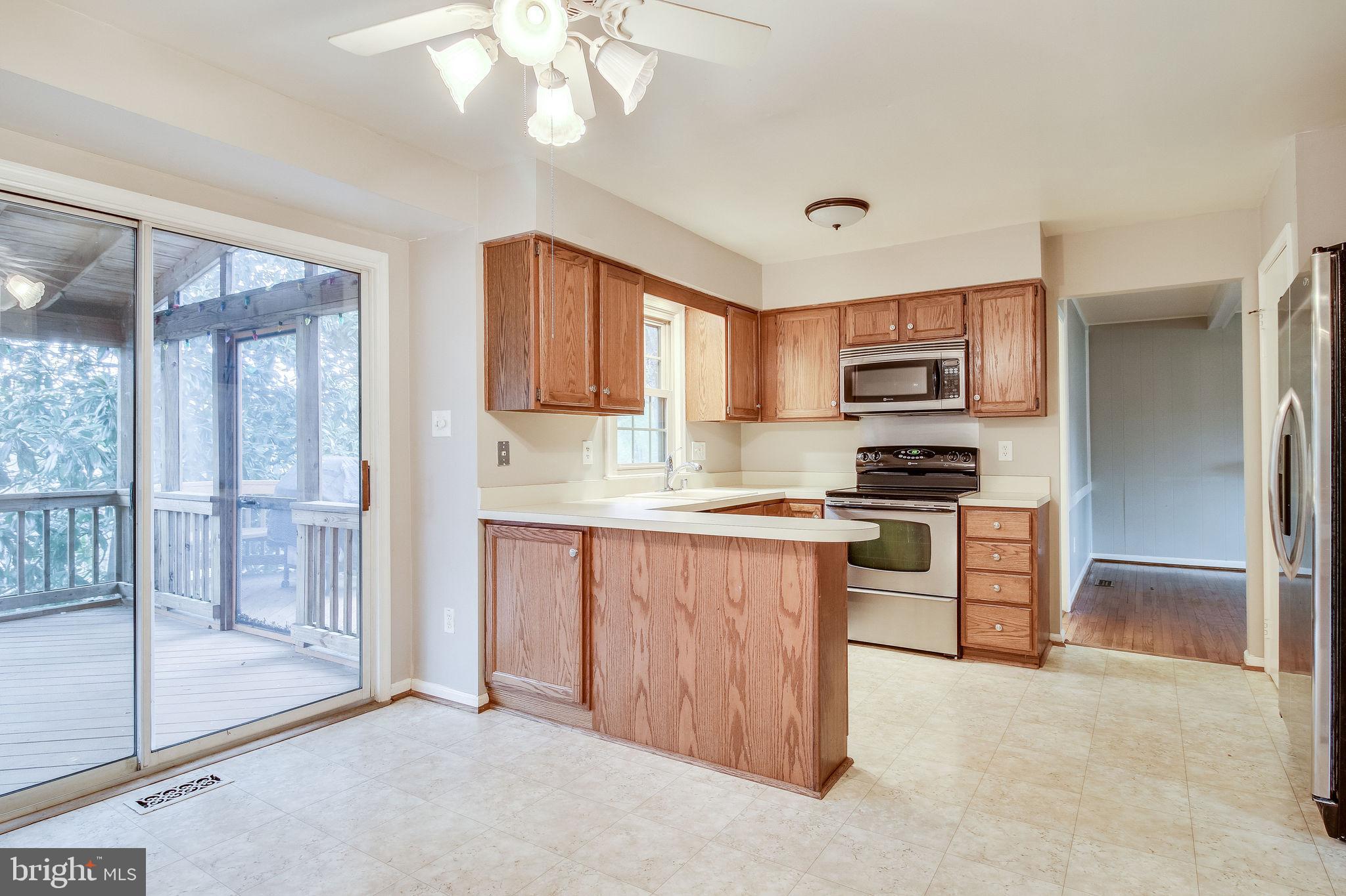 8610 Powder Horn Road Springfield, VA 22152 - Photo 14 of 65