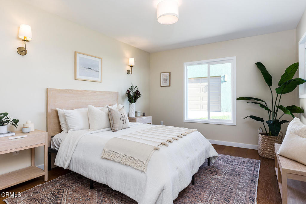 2650 Catherine Road Altadena, CA 91001 - Photo 25 of 37 a bedroom with bed plant and window
