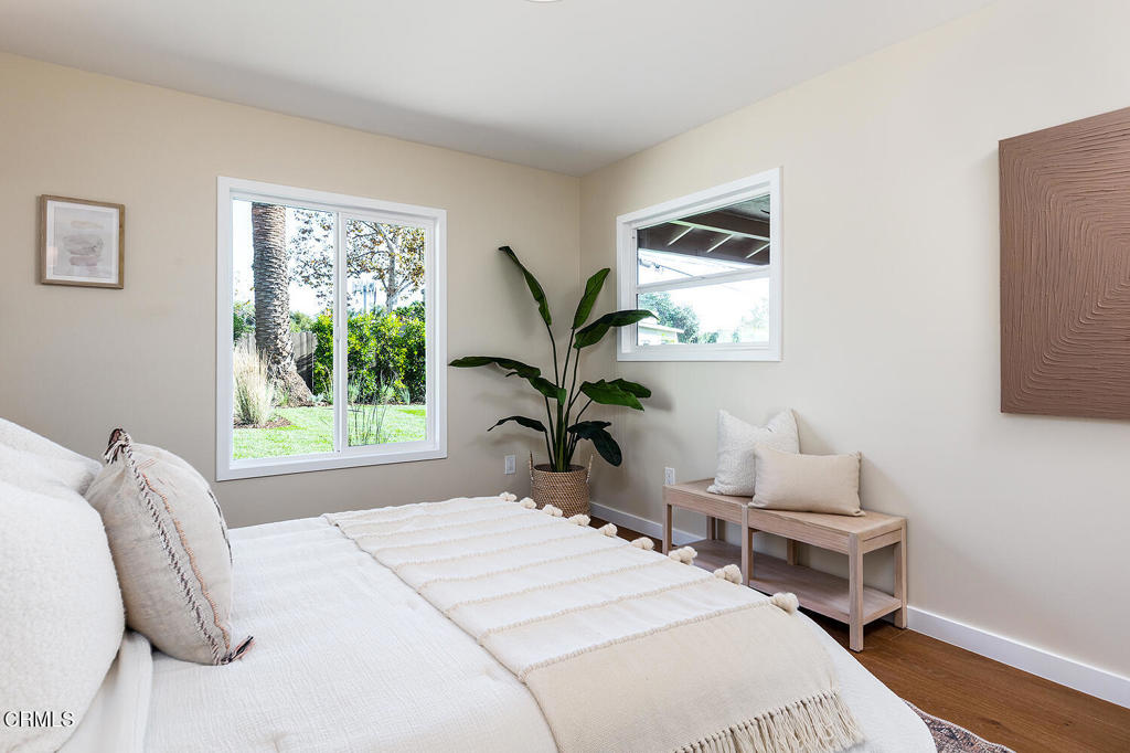 2650 Catherine Road Altadena, CA 91001 - Photo 26 of 37 a bedroom with bed and a window