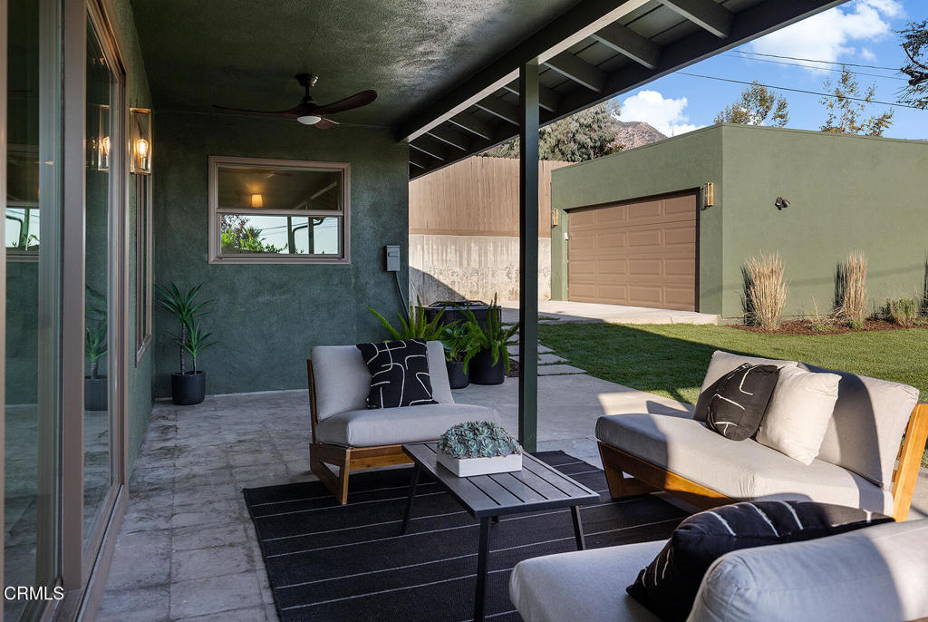 2650 Catherine Road Altadena, CA 91001 - Photo 27 of 37 a outdoor living space with furniture