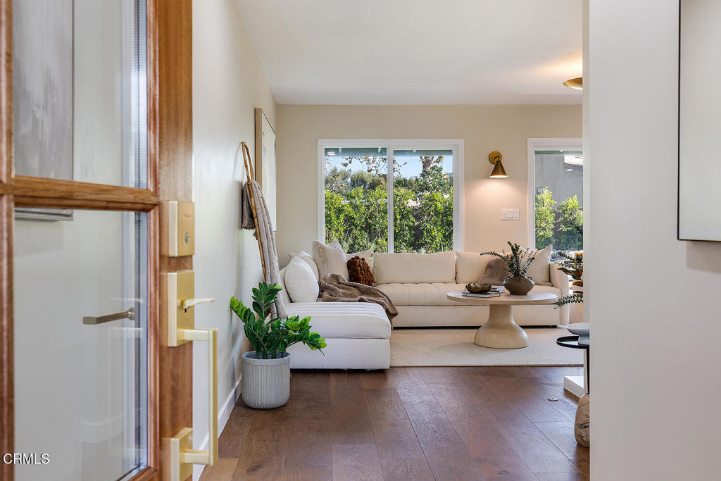 2650 Catherine Road Altadena, CA 91001 - Photo 4 of 37 a living room with furniture and a potted plant