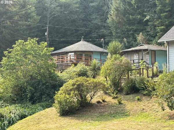 $285,000 | 6064 Santa Road, Florence, OR 97439
