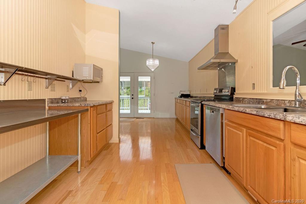 1443 Hannah Ford Road Brevard, NC 28712 - Photo 14 of 38 Gallery Image 14