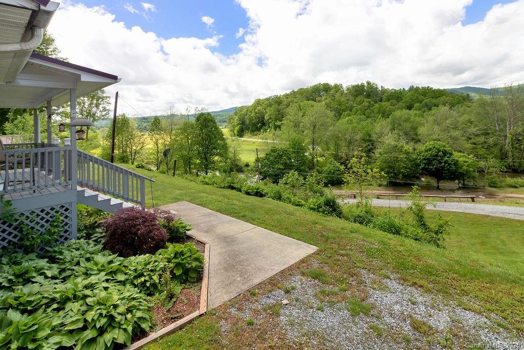 1443 Hannah Ford Road Brevard, NC 28712 - Photo 32 of 38 Gallery Image 32
