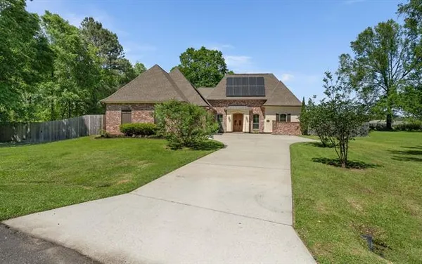 $374,900 | 14167 Oak Meadows Boulevard, Hammond, LA 70401