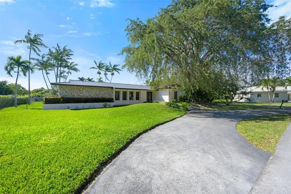 $5,950 | 8330 Southwest 171st Street, Palmetto Bay, FL 33157