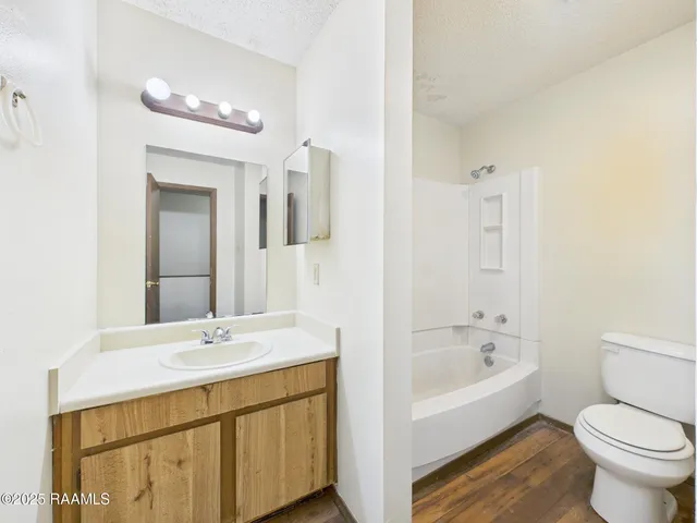 $950 | 201 High Meadows Boulevard, Unit 218, Lafayette, LA 70507