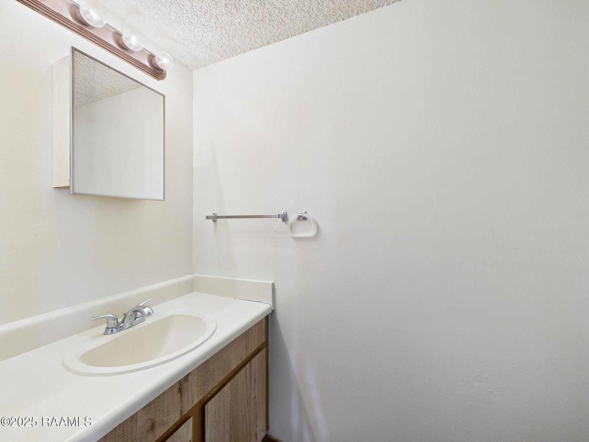 201 High Meadows Boulevard, Unit 218 Lafayette, LA 70507 - Photo 12 of 16 CAM02400G0-PR0208-STILL005