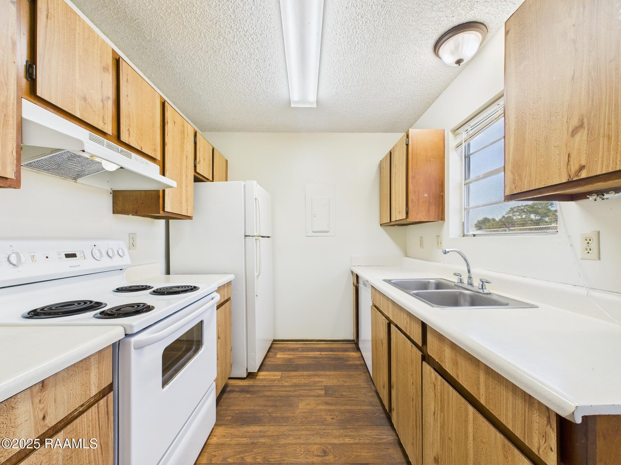 201 High Meadows Boulevard, Unit 218 Lafayette, LA 70507 - Photo 4 of 16 CAM02400G0-PR0208-STILL007