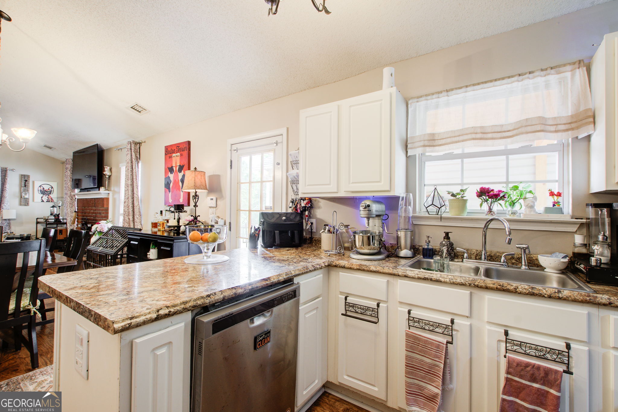 204 Crystal Court Hampton, GA 30228 - Photo 9 of 34