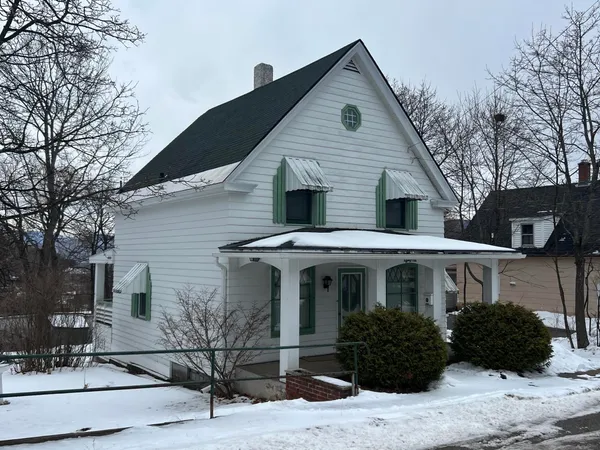 $164,900 | 86 Elm Street, Berlin, NH 03570