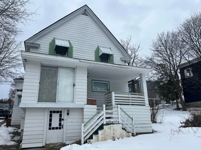 $178,000 | 86 Elm Street, Berlin, NH 03570