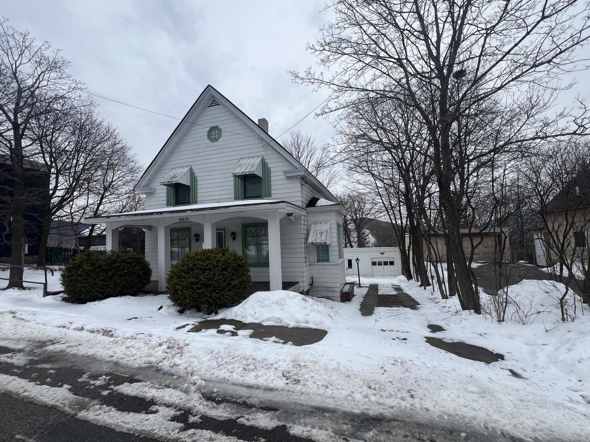 86 Elm Street Berlin, NH 03570 - Photo 2 of 50