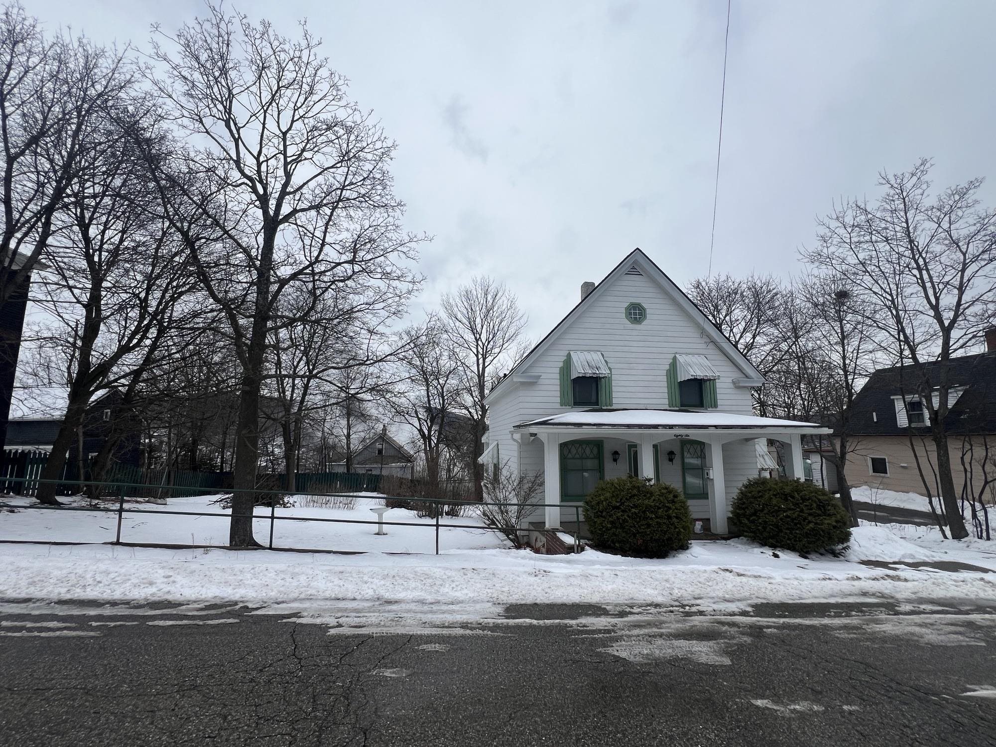 86 Elm Street Berlin, NH 03570 - Photo 5 of 50