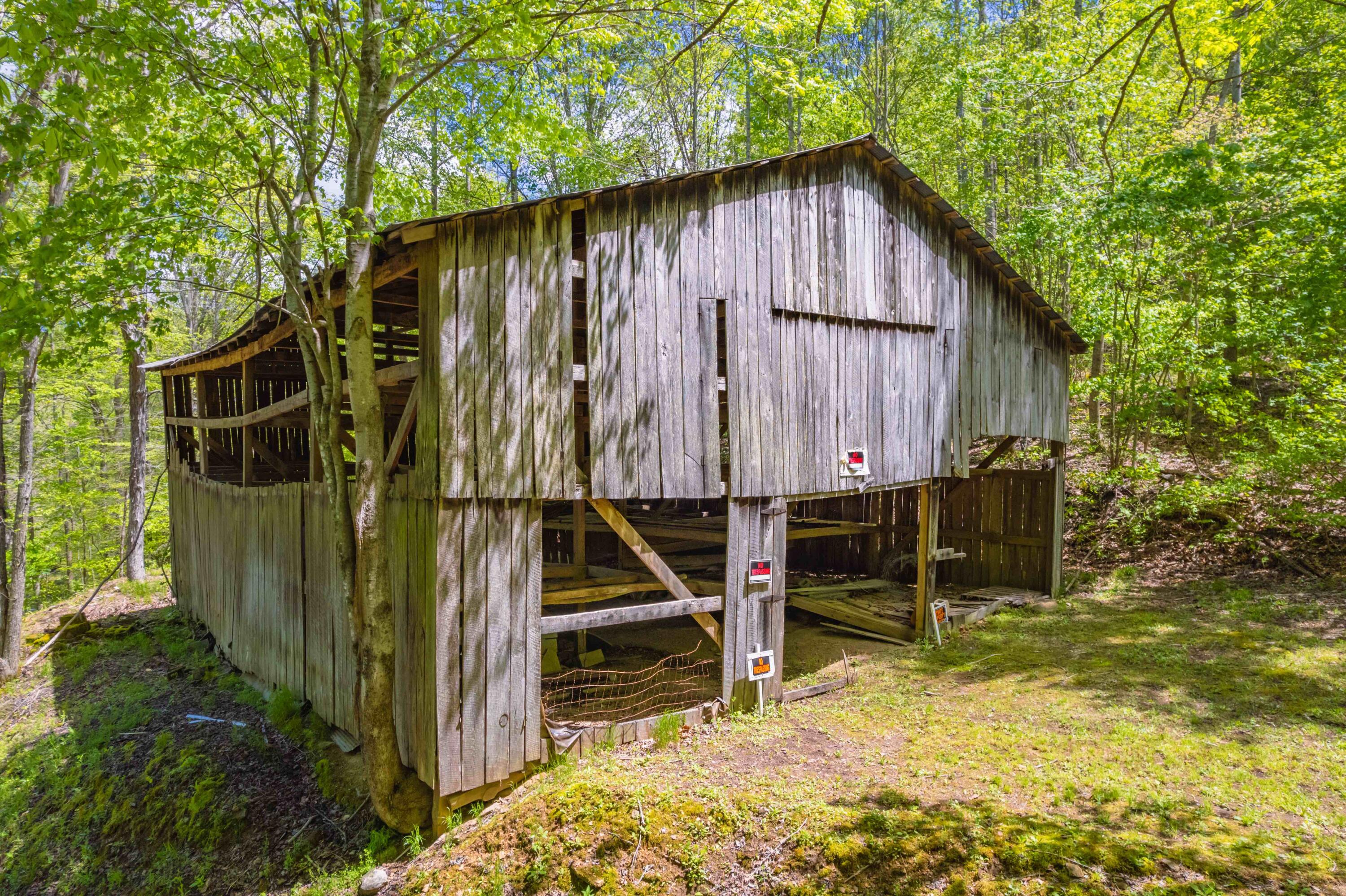 395 Cedar Point Ridge Road McKee, KY 40447 - Photo 9 of 31 DJI_003467