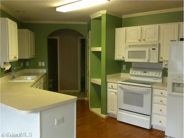 1766 Spring Path Trail Clemmons, NC 27012 - Photo 7 of 14 Kitchen.
