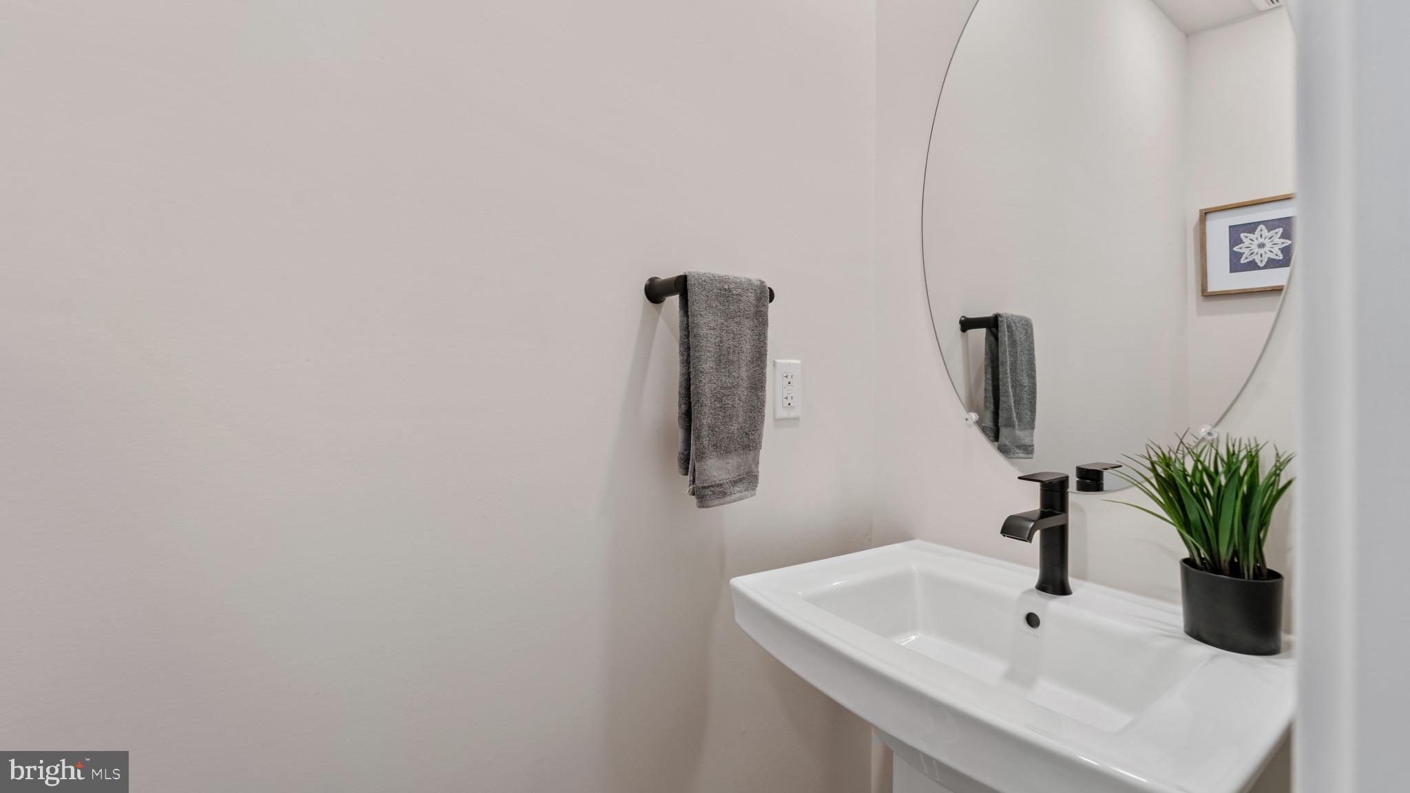 1615 Roland Heights Avenue Baltimore, MD 21211 - Photo 5 of 31