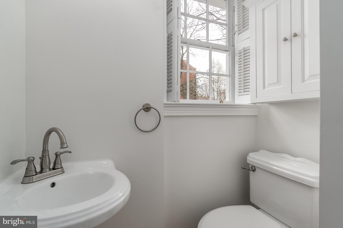 1306 34th Street Northwest Washington, DC 20007 - Photo 12 of 27 Powder room