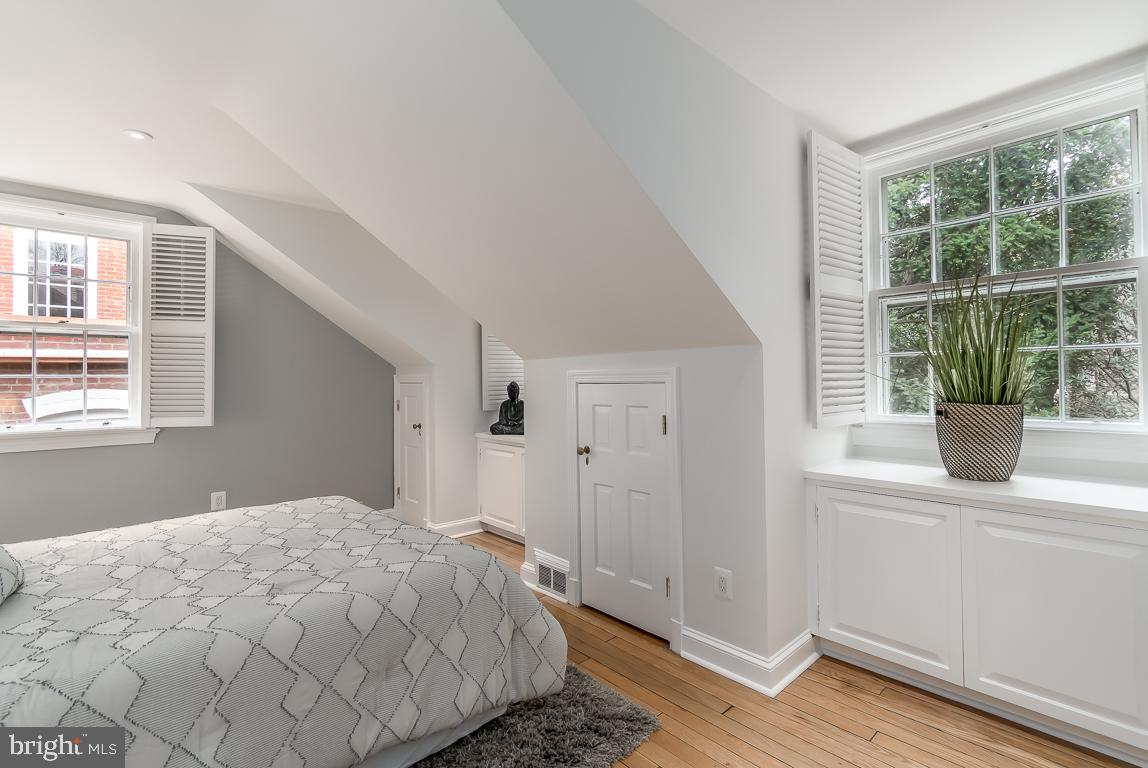 1306 34th Street Northwest Washington, DC 20007 - Photo 15 of 27 First bedroom
