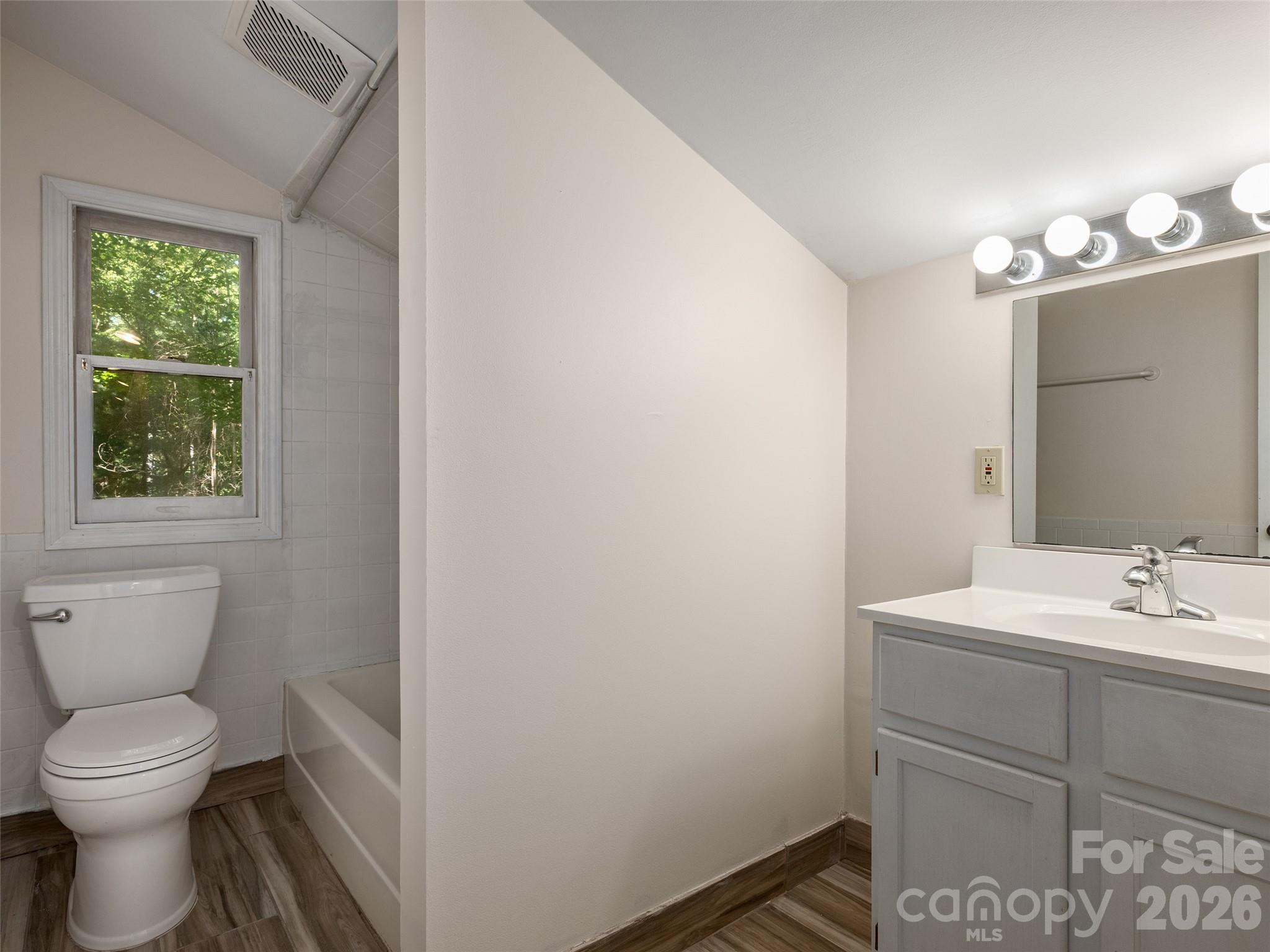 623 Owensby Road Hendersonville, NC 28792 - Photo 34 of 36 Gallery Image 34