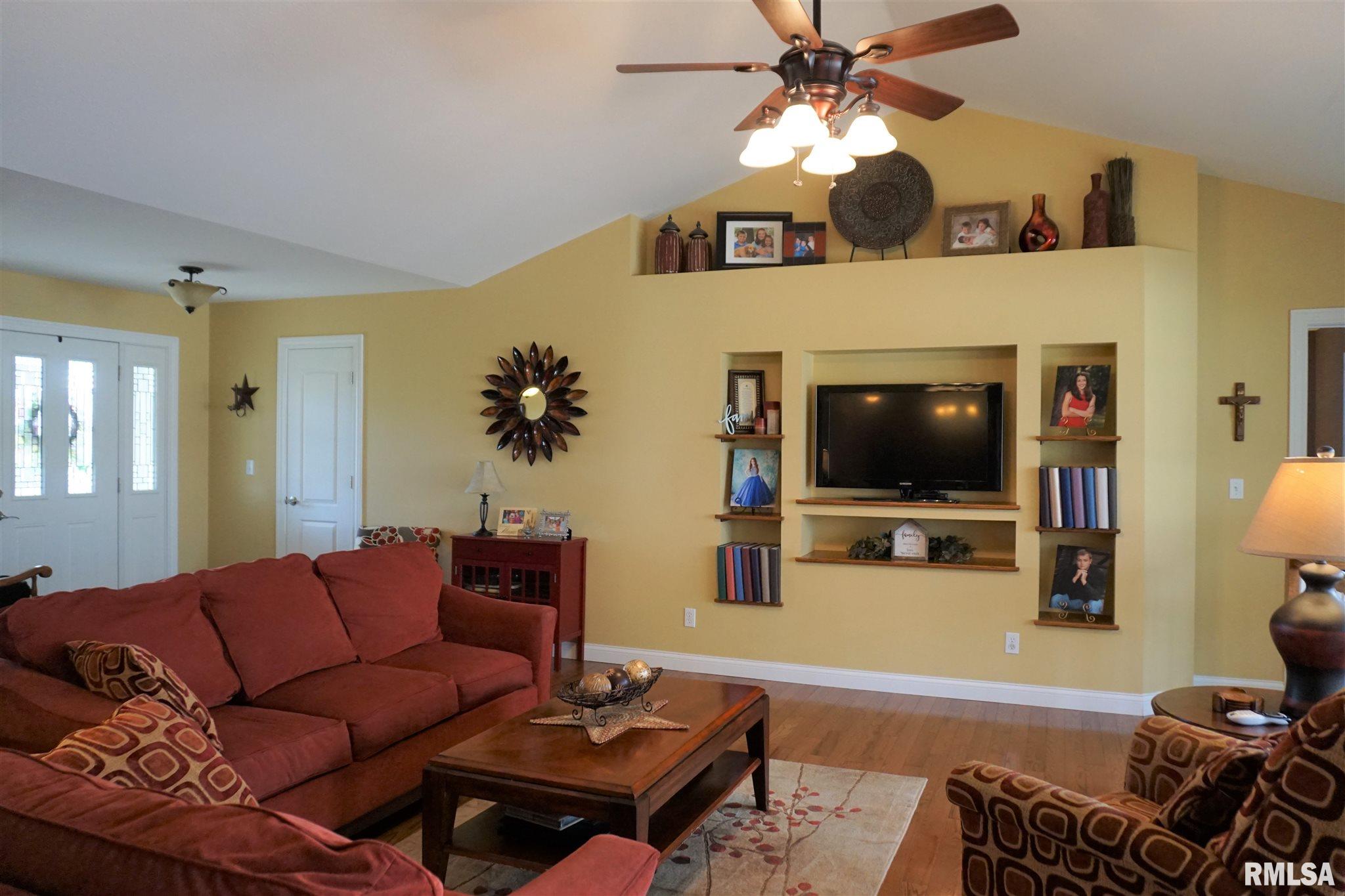 5001 Tonti Road Salem, IL 62881 - Photo 13 of 50