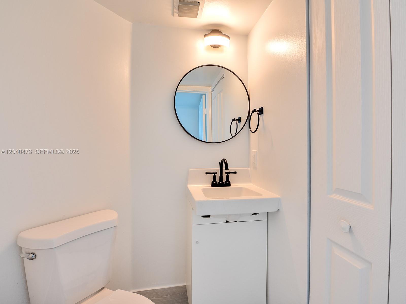 2351 Douglas Road, Unit 910 Miami, FL 33145 - Photo 9 of 23