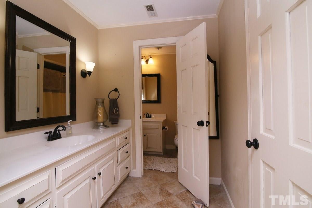 12704 Raven Ridge Road Raleigh, NC 27614 - Photo 12 of 24 Gallery Image 12