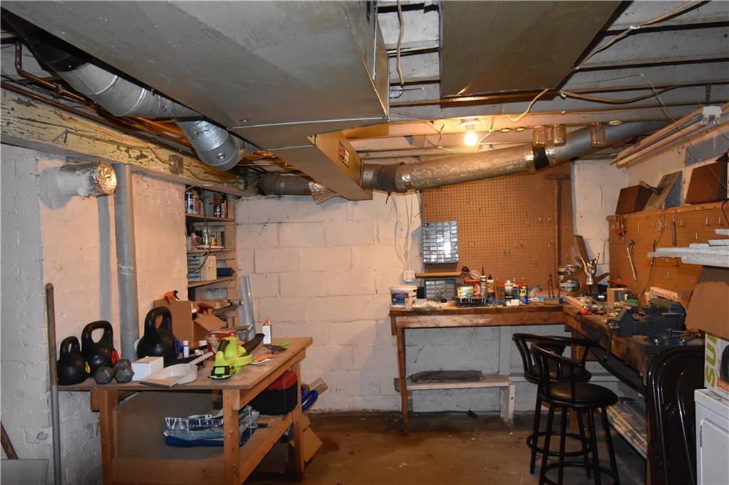 128 Hartrey Street Springdale, PA 15144 - Photo 28 of 32 Work space for the handyman