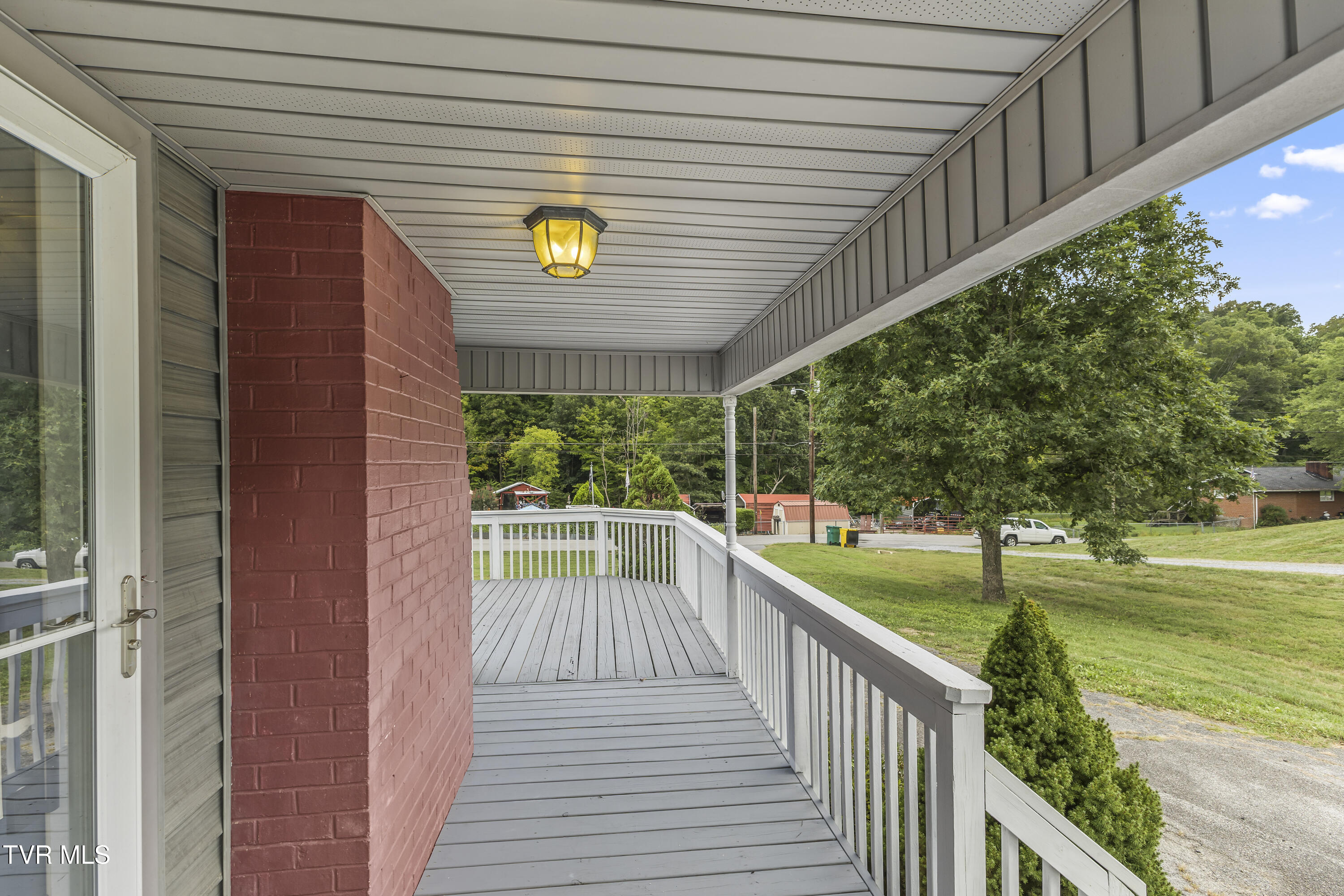 4154 Ridge Road Kingsport, TN 37660 - Photo 20 of 67 128A8208