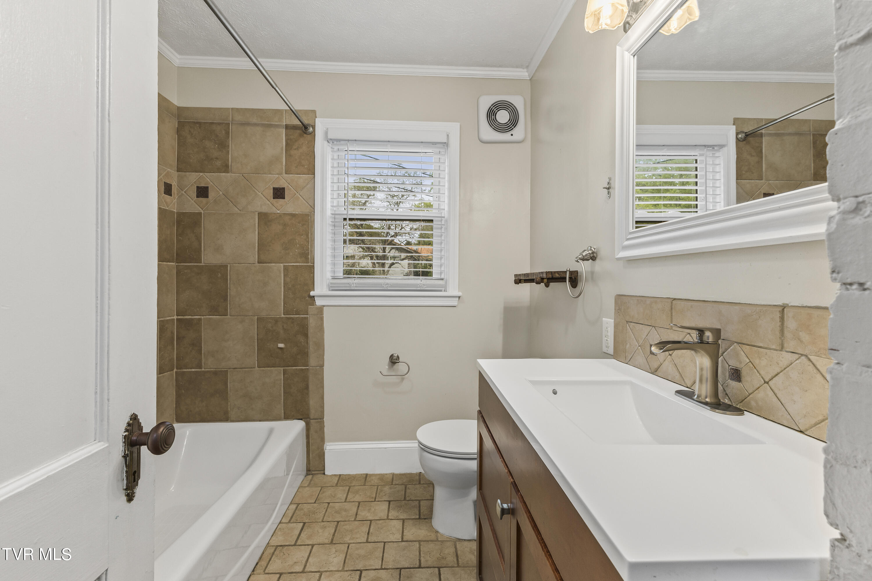 4154 Ridge Road Kingsport, TN 37660 - Photo 34 of 67 128A8253