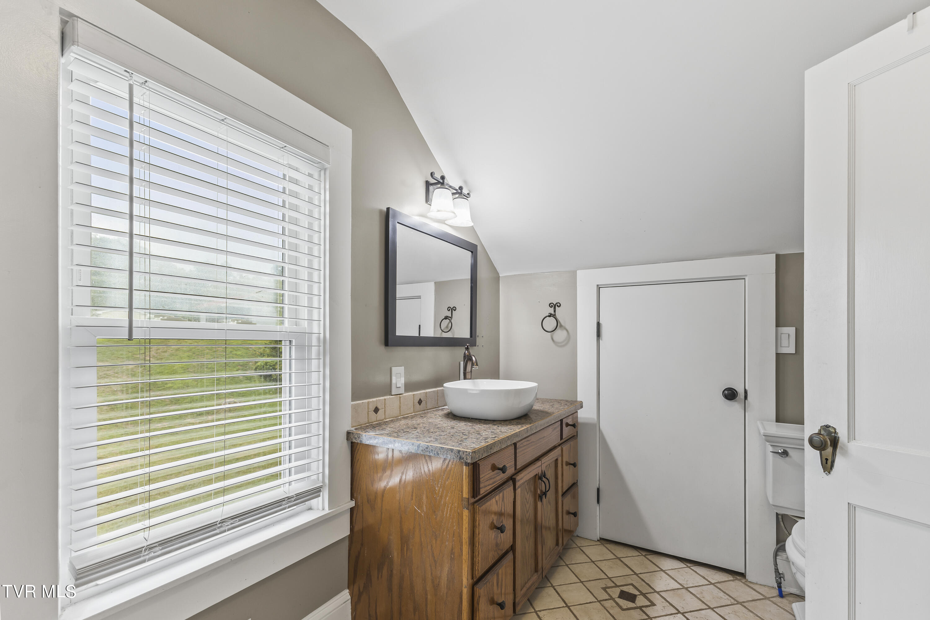 4154 Ridge Road Kingsport, TN 37660 - Photo 39 of 67 128A8273