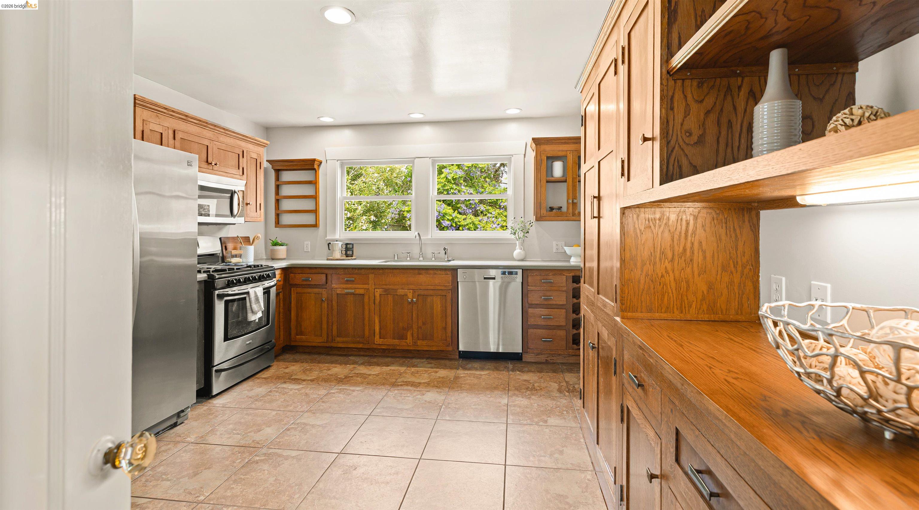 1009 Key Rte Boulevard Albany, CA 94706 - Photo 13 of 57