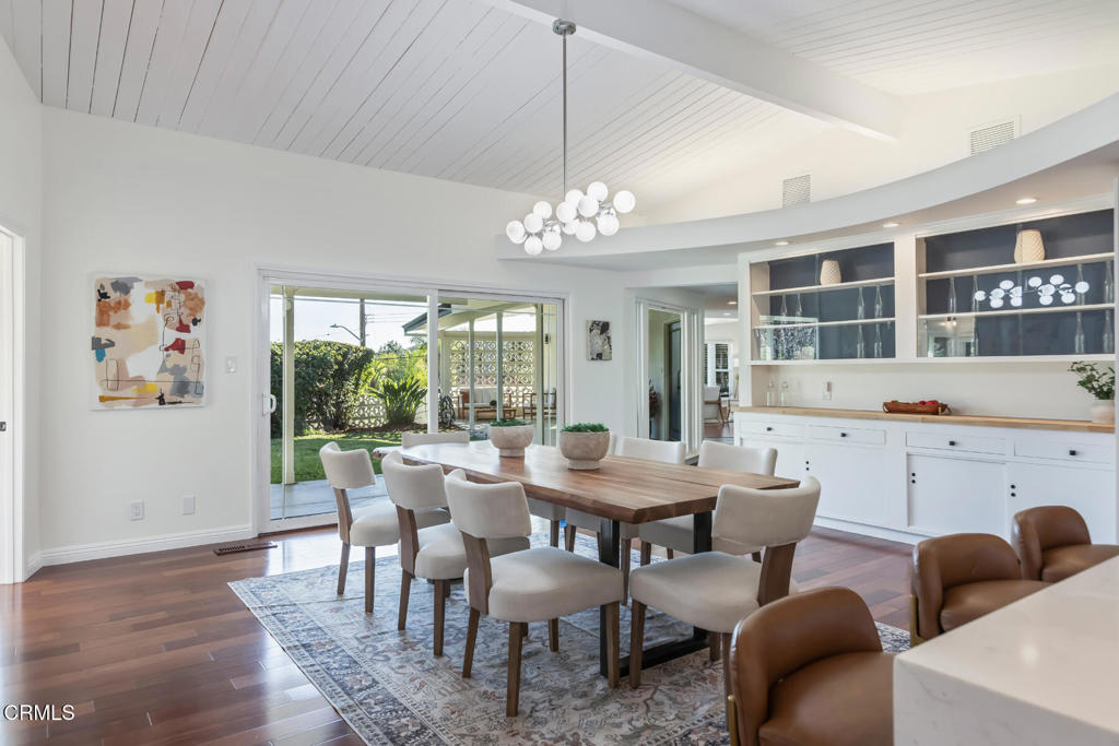 1823 Risa Place Glendale, CA 91208 - Photo 12 of 36 a dining room with furniture and window