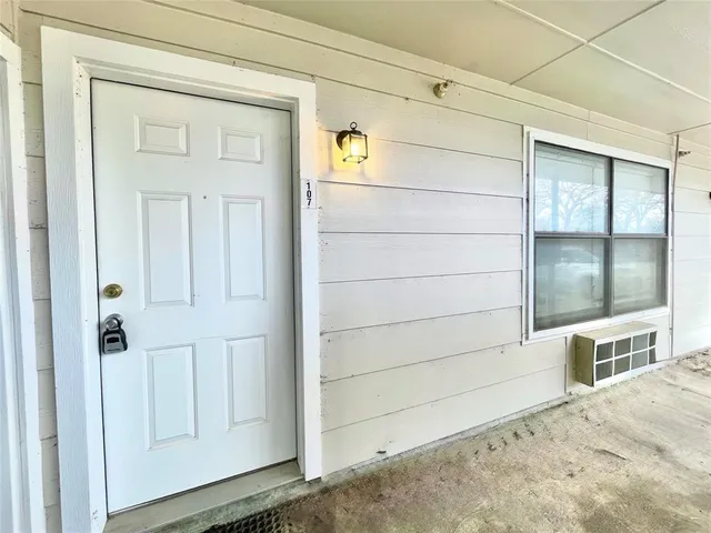 $825 | 701 West Sycamore Street, Unit 107, Denton, TX 76201