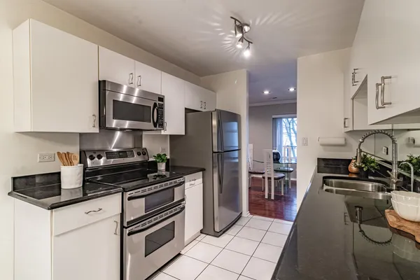 $299,000 | 3030 Pheasant Creek Drive, Unit 307, Northbrook, IL 60062