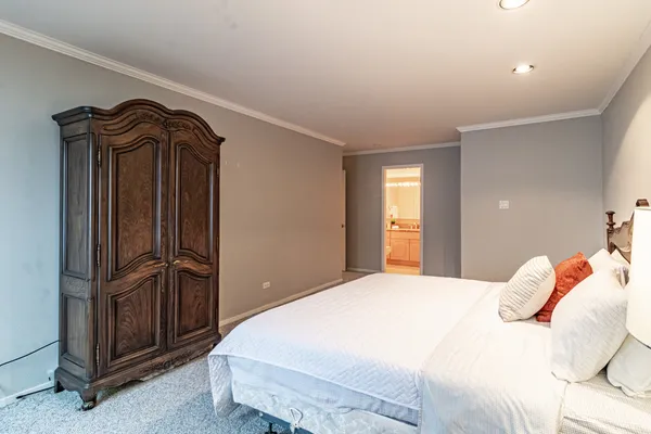 $299,000 | 3030 Pheasant Creek Drive, Unit 307, Northbrook, IL 60062