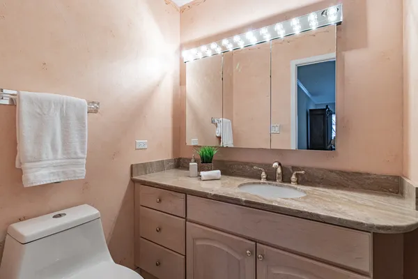 $299,000 | 3030 Pheasant Creek Drive, Unit 307, Northbrook, IL 60062