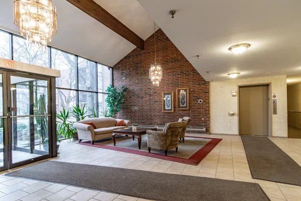 $299,000 | 3030 Pheasant Creek Drive, Unit 307, Northbrook, IL 60062
