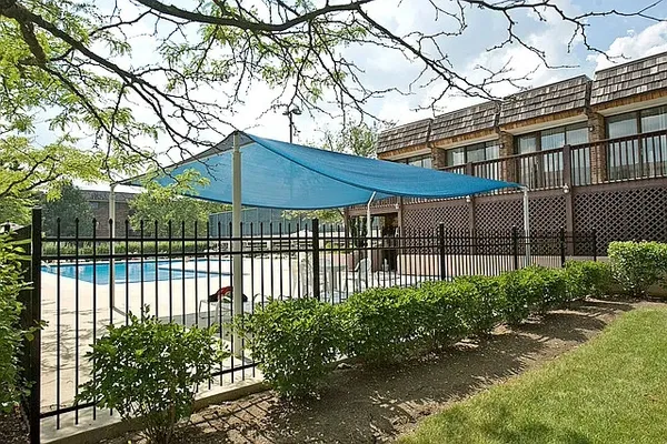 $299,000 | 3030 Pheasant Creek Drive, Unit 307, Northbrook, IL 60062