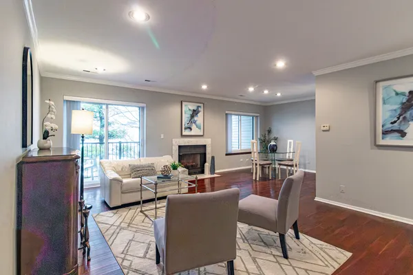 $299,000 | 3030 Pheasant Creek Drive, Unit 307, Northbrook, IL 60062