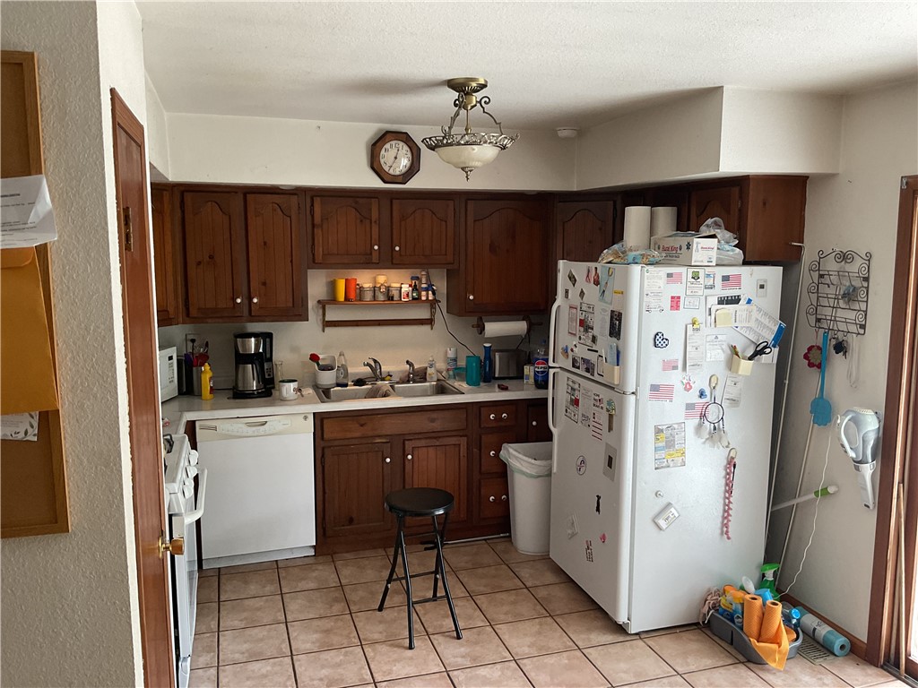 990 2200 North Road Assumption, IL 62510 - Photo 7 of 13