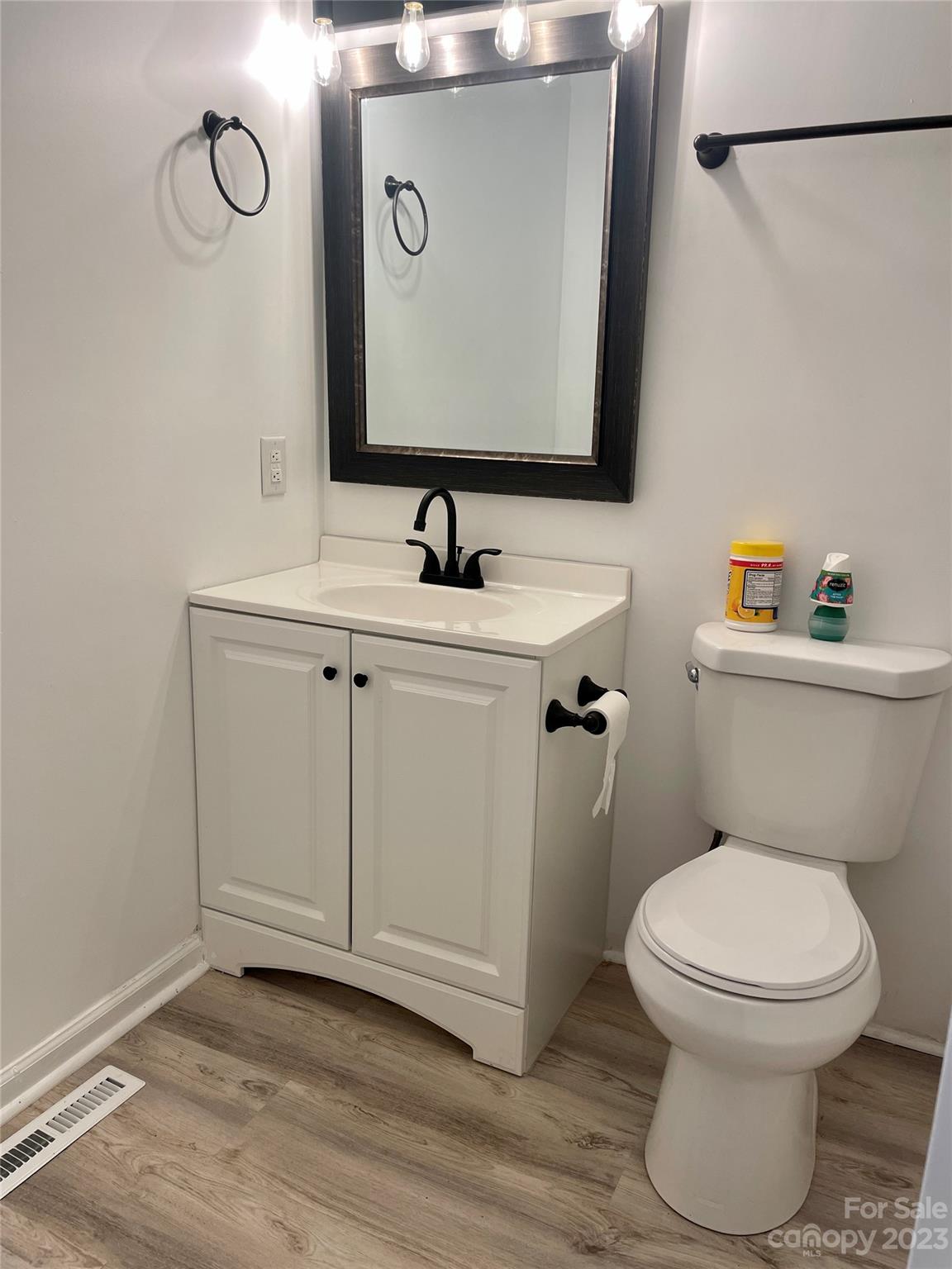 326 Finley Square Rock Hill, SC 29730 - Photo 11 of 15 a bathroom with a toilet a sink and mirror
