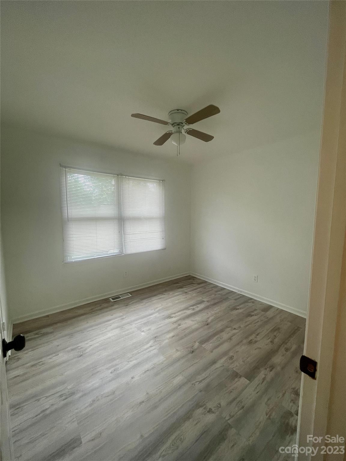 326 Finley Square Rock Hill, SC 29730 - Photo 9 of 15 an empty room with a empty space and a window
